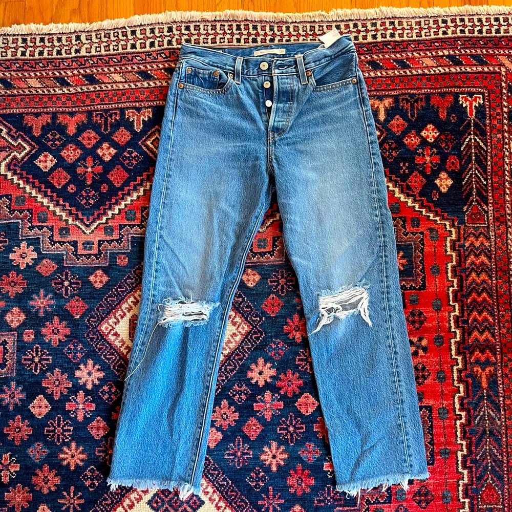 Levi Wedgie size 26 crops